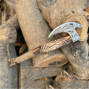Hache Viking artisanale de qualité industrielle au design nordique, lame en acier au carbone, manche en bois sculpté, pour le camping en plein air, la chasse, la survie - Product Image 5