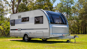 Remolque de caravana Teardrop 4x4 de aluminio ligero, moderno, compacto, remolcable, mini cabaña con cocina trasera para 4 personas - Product Image 2