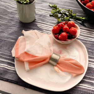 Vente en gros de ronds de serviette en métal massif, meilleure vaisselle, porte-serviettes de table avec design royal, nouvelle finition argentée pour la décoration intérieure - Product Image 3