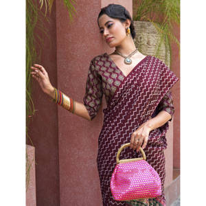 Astonishing Wine Digital Printed Crepe Traditional <b>Saree</b> With <b>Blouse</b> - Product Image 5