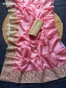 Magnifique sari en soie Doriya avec tissage à carreaux Zari sur toute la surface et bordure brodée multi-fils - Ensemble chemisier avec travail Butti - Exportation indienne - Product Image 6