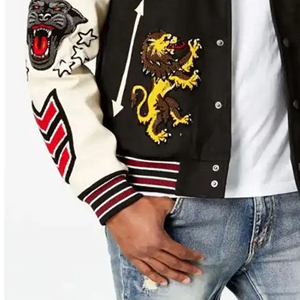 เสื้อแจ็คเก็ตเบสบอลคู่รักสีดำปักโลโก้หนังแบบกำหนดเอง เสื้อแจ็คเก็ต Letterman สีฟ้าอ่อนสำหรับผู้ชาย - Product Image 6