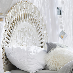 Cabecero de Cama Decorativo de Madera Tallada a Mano con Diseño de Media Luna y Flores, Acabado Blanco, Estilo Bohemio - Product Image 3