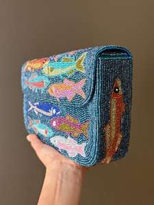 Bolso de Mano Moderno Tipo Bandolera, Impermeable y Ecológico, con Bordado de Cuentas Azules con Diseño Mediterráneo - Product Image 3