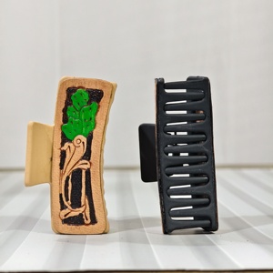 Pinza de Pelo Grande y Sencilla al por Mayor, de Cuero Grabado, Elegante y de Diseño, para Mujer, con Agarre Fuerte - Product Image 2