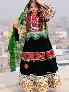 Robes afghanes pour femmes à prix de gros, longues, col en V, manches longues, style bohème, coupe trapèze, broderies riches, pour fêtes et mariages - Product Image 5