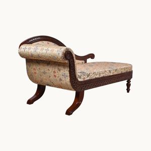 Sillón Kinanti Hecho de Madera de Caoba de Alta Calidad con Tapicería Marrón Oscuro para Uso en Interiores. - Product Image 3