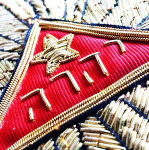 ปลอกคอพระสงฆ์ AASR 224 ลายใบไม้สามเหลี่ยม ดีไซน์ 3 มิติ ปักลาย  ผ้าลูกไม้รักษ์โลก ติดเย็บได้ ปรับแต่งได้ - Product Image 4