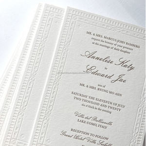 Carte d'invitation de mariage classique de luxe en relief avec logo personnalisé, taille personnalisée, design élégant en typographie, papier fantaisie, couleur personnalisée - Product Image 4
