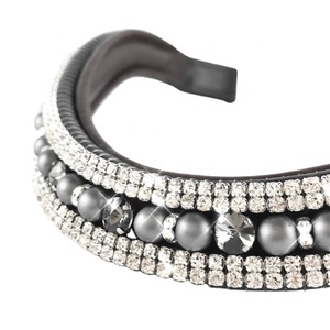 Bandeau à sourcils équestre en cuir durable sur mesure avec perles et cristaux rembourrés doux anneaux Saman Exports fabricant grossiste - Product Image 1