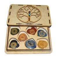 Ensemble de 7 pierres des chakras sculptées et gravées, coffret cadeau en bois, pierres précieuses naturelles authentiques, respectueuses de l'environnement, style mascotte de l'amour Feng Shui