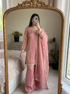 Robe Anarkali traditionnelle indienne et pakistanaise en soie rose pour femmes, longueur au sol, avec dupatta, coupe ample, tenue de mariage - Product Image 2