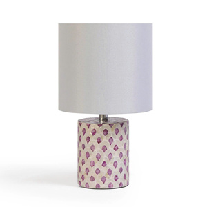 Lampe de table moderne en nacre avec abat-jour en tissu élégant pour chambre à coucher et salon - Product Image 1