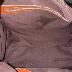 กระเป๋าเดินทางหนังวัวแท้แบบมีขน รุ่น LHTB-0101 สำหรับเดินทางท่องเที่ยวหรือใช้เป็นกระเป๋าถือขึ้นเครื่องบิน  รับผลิตจำนวนมากเพื่อการส่งออก (OEM) - Product Image 4