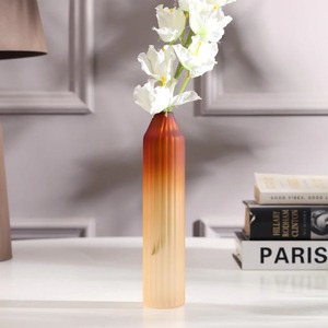 Vase en verre fin de luxe, finition ambrée givrée, décoration intérieure, vase pour arrangement floral, pour usage intérieur - Product Image 6