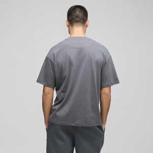 Nouvel arrivage : T-shirt homme oversize gris en coton à manches courtes, décontracté, avec imprimé lettres sur le devant, col rond, coupe ajustée et en vente en ligne - Product Image 2