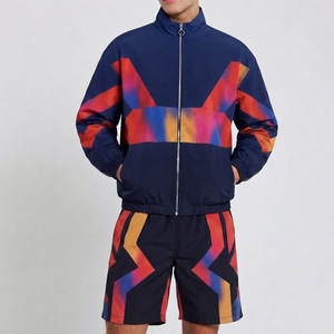 Ensemble coupe-vent décontracté deux pièces pour homme avec logo personnalisé, style tendance, survêtement coupe-vent et short - Product Image 1