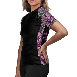 Camiseta de compresión para mujer, traje de baño de alto rendimiento, top para surf, entrenamiento físico, material duradero, ajuste cómodo - Product Image 6