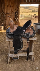 Silla de montar artesanal Tacticle con tachuelas y adornos para equitación vaquera, espectáculos ecuestres y carreras de barriles, portátil, con logotipo personalizado - Product Image 2