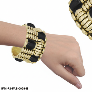 Brazalete Dorado Grueso Estilo Vintage con Incrustaciones de Resina Negra, Brazalete Bohemio Acanalado para Mujer - Product Image 6