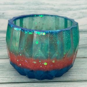 Luxury Resin <b>Vase</b> for Elegant Interior Accent - Product Image 4