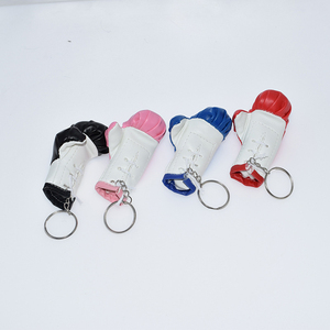 Porte-clés en cuir miniature personnalisé, sur mesure, pour événements sportifs, souvenir promotionnel. - Product Image 2