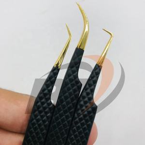 Pinzas de extensión de pestañas de acero inoxidable con agarre de diamante profesional al por mayor pestañas puntiagudas con acabado en oro negro - Product Image 2