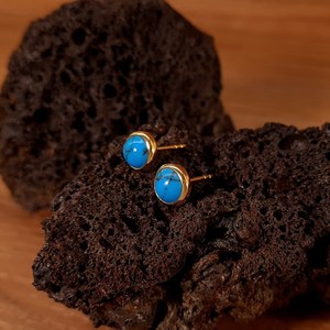 Boucles d'oreilles clous en turquoise naturelle, argent sterling 925 plaqué or 14 carats, cabochon bleu, bijoux sans nickel pour femme - Product Image 2