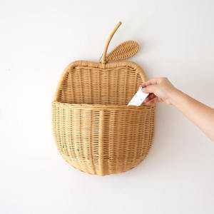 Decoración para habitación de niños pequeños, cestas con forma de manzana, precio económico, cesta colgante de pared con forma de fruta de ratán - Product Image 4