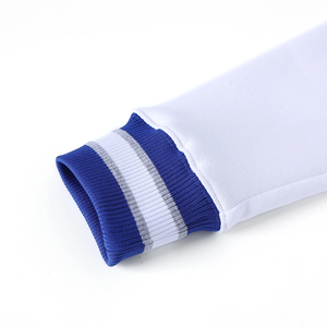 Sudadera Personalizada de Fraternidad con Cuello Redondo Blanco Sigma, Felpa Suave y Puños con Rayas Azules, Venta al Por Mayor, Fabricante - Product Image 3