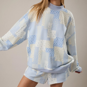 Sudadera de cuello alto para mujer con logo personalizado, estampado de patchwork, manga larga oversize, venta al por mayor del fabricante - Product Image 1