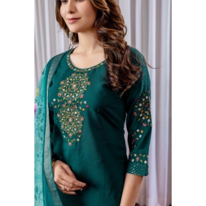 Ensemble Kurti Pantalon Dupatta pour femmes - Tenue élégante en trois pièces - Product Image 1