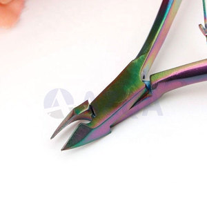 Vente en gros de pinces à cuticules de haute qualité en acier inoxydable recouvert de titane multicolore, coupe-cuticules, éliminateur de peaux mortes, manucure, pédicure - Product Image 2
