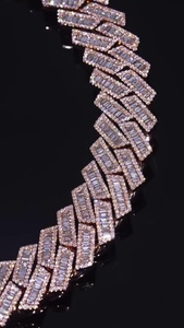 Pulsera Cubana de Lujo de Plata de Ley 925 con Diamantes Moissanita Baguette, Diseño Cubano con Engaste de Canal, Joyería de Fiesta para Hombre - Product Image 3