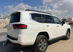 PROMOTIONS EXCEPTIONNELLES pour LAND-CRUISER LC300 SUV d'occasion, MANUEL, VOLANT À GAUCHE, TURBO, CUIR, CAMÉRA R21 - Product Image 2
