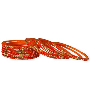 Bracelets en verre tendance Orange Aura Shine pour mariage, avec perles imitation plaquées or et détails élégants - Product Image 3
