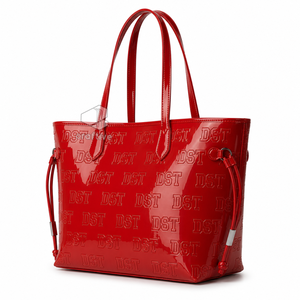 Delta |   Sigma |   Bolso Tote para Mujer de la Hermandad Theta, Bolso de Cuero Patentado Brillante con Grabado DST, Bolso Brillante Encerado, Ropa Griega - Product Image 3