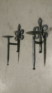 Candelabros de Hierro para Montar en la Pared, Diseño Fleur De Lis Hecho a Mano, Decoración para el Hogar - Product Image 1