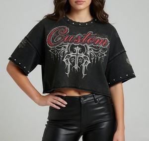 Top Corto Personalizado con Estampado de Diamantes de Imitación, Jersey/Satén, Corte Regular, Cuello Redondo, Manga Corta, Negro, 100% Algodón - Product Image 1