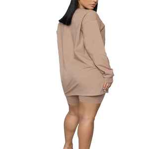 ชุดเซ็ตเสื้อยืดแขนยาวโอเวอร์ไซส์คู่กับกางเกงขาสั้นคุณภาพสูงสำหรับผู้หญิง สวมใส่สบายๆ ในช่วงฤดูร้อน - Product Image 2