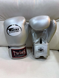 Guantes de Boxeo Twins Silver, Cuero Vacuno Premium, Transpirables, para Entrenamiento de Artes Marciales, con Cierre de Velcro - Product Image 4