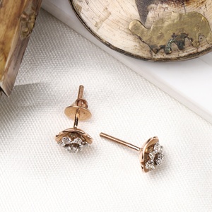 Pendientes de tuerca con broche de rosca de oro rosa macizo de 14K con diamantes naturales en forma de racimo floral, joyería fina, Memoria Jewels, venta al por mayor - Product Image 2