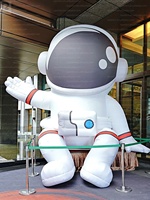 Astronaute gonflable géant, grand modèle de cosmonaute avec éclairage LED pour la décoration d'événements/festivals/expositions/fêtes/centres commerciaux