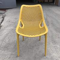 Chaise en plastique PP de style moderne pour salle à manger, hôtel, école, parc, hôpital, empilable, utilisation en extérieur pour restaurant