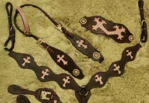 Monturas de caballo de cuero genuino personalizadas, flecos cruzados rosas, estilo occidental, diseño manual, cuello de pecho de seguridad, Headstall incluido - Product Image 3