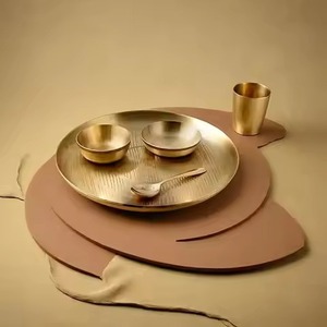 Vaisselle décorative indienne en laiton, service de table traditionnel Thali, assiette, bol, cuillère, tasse, vaisselle en gros pour restaurant, hôtel - Product Image 2
