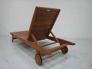 Tumbona de Exterior en Madera de Teca Sólida con Acabado Natural, Diseño Moderno, Bandeja Extraíble, Posición de Respaldo Ajustable, Sin Cojines, para Suelos Duros - Product Image 4