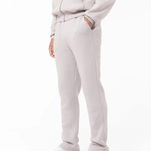 ชุดวอร์มกีฬาผู้ชายไนลอน 100% แบบสั่งทำพิเศษ ผลิตในจีน ผู้ผลิตพร้อมรับผลิตแบบ Private Label จำนวนมาก รับผลิตแบบ OEM ODM - Product Image 3