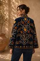 Manteau d'hiver en velours luxueux à motifs botaniques, broderie florale complexe inspirée de l'art traditionnel ouzbek, veste pour femme