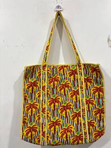 Bolsos de Tela Kantha Hechos a Mano en India con Costuras Decorativas y Patchwork para Compras, Viajes, Regalos de Moda y Venta al por Mayor - Product Image 4